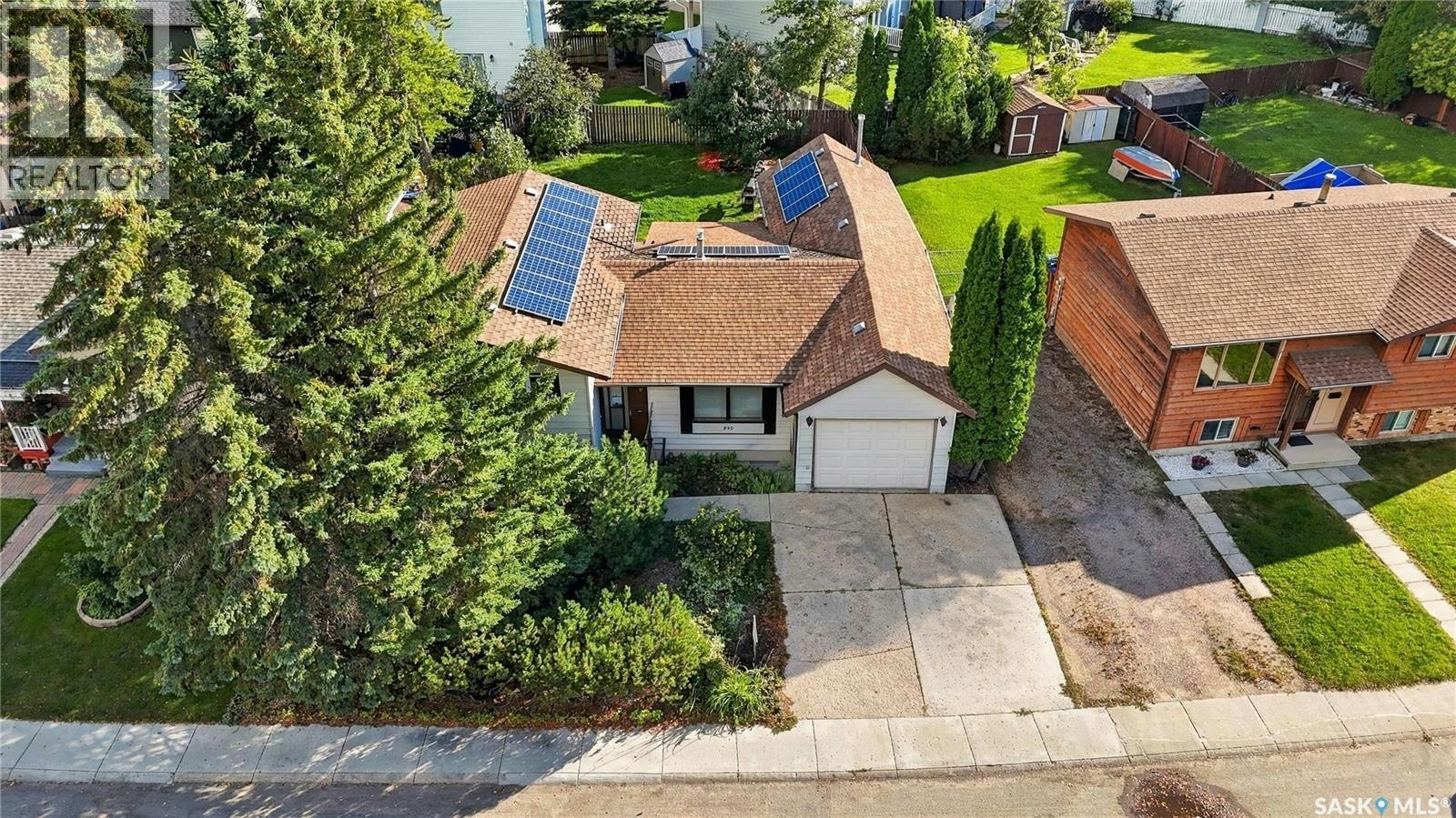 890 Kingsmere Boulevard, Saskatoon, SK, S7J 4J7
