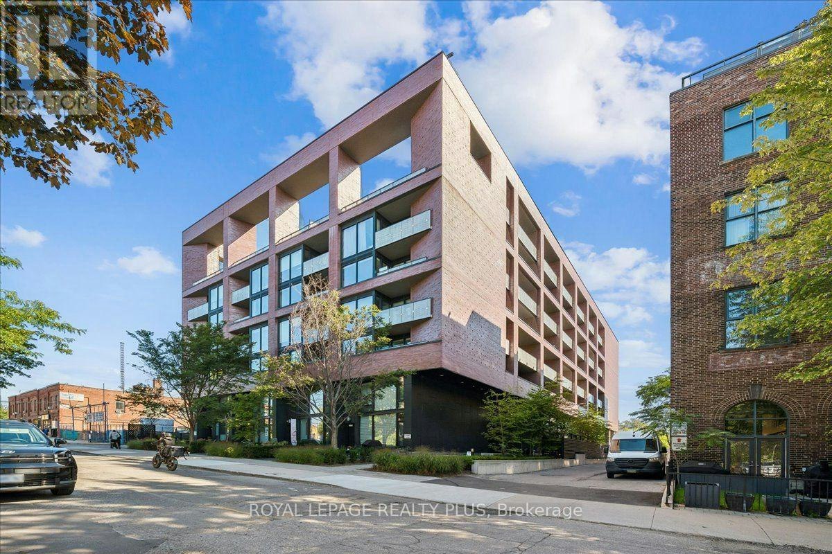 207-383 Sorauren Avenue, Toronto, ON, M6R 0A4