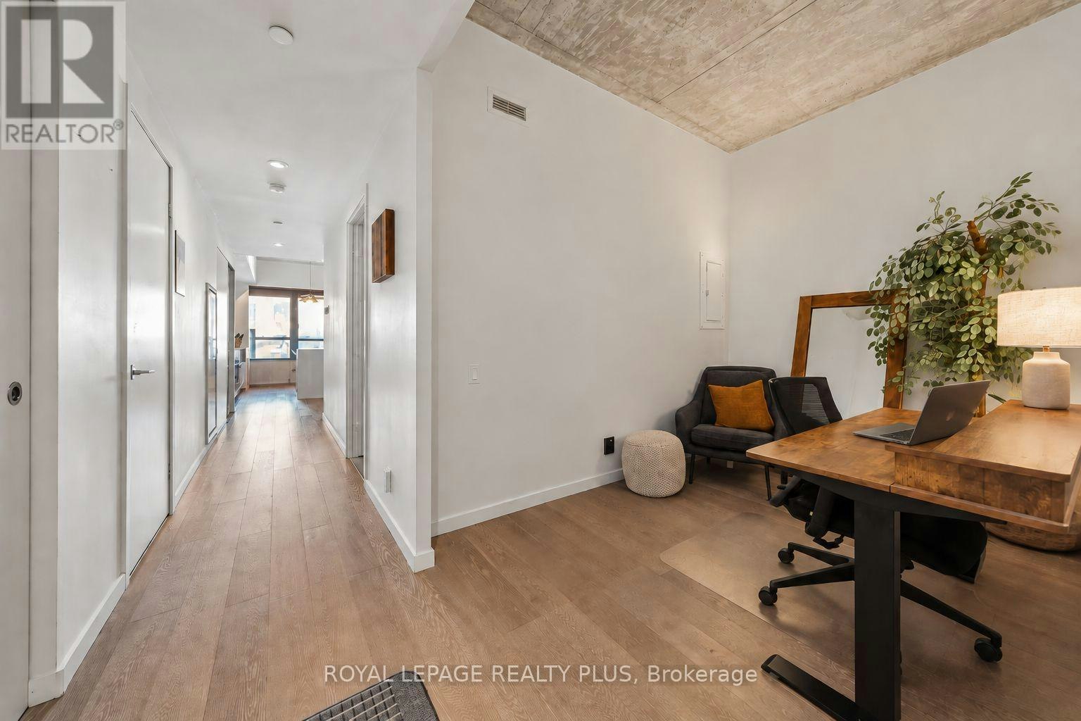 207-383 Sorauren Avenue, Toronto, ON, M6R 0A4 - 6