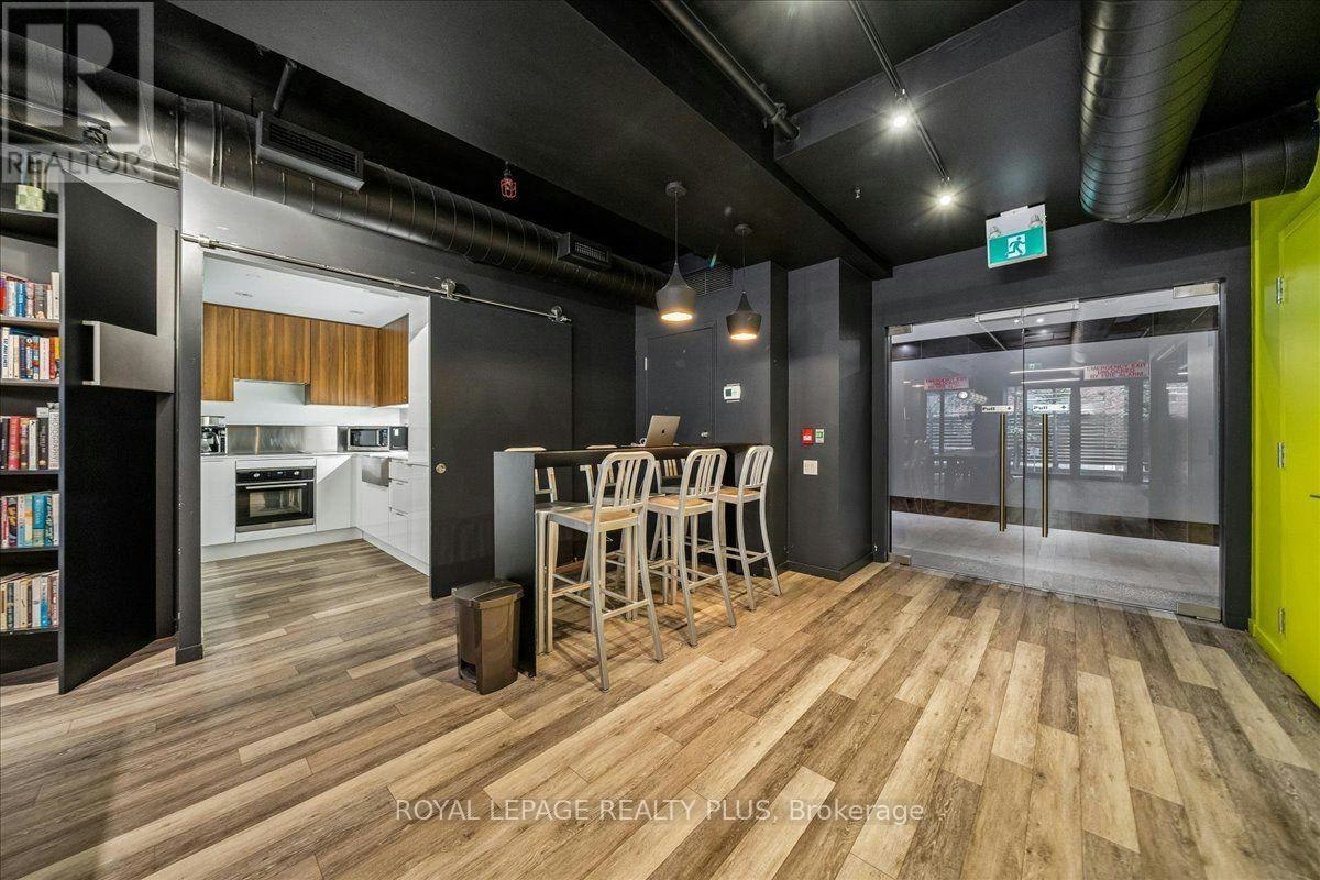 207-383 Sorauren Avenue, Toronto, ON, M6R 0A4 - 24