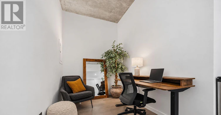 207-383 Sorauren Avenue, Toronto, ON, M6R 0A4 - 5