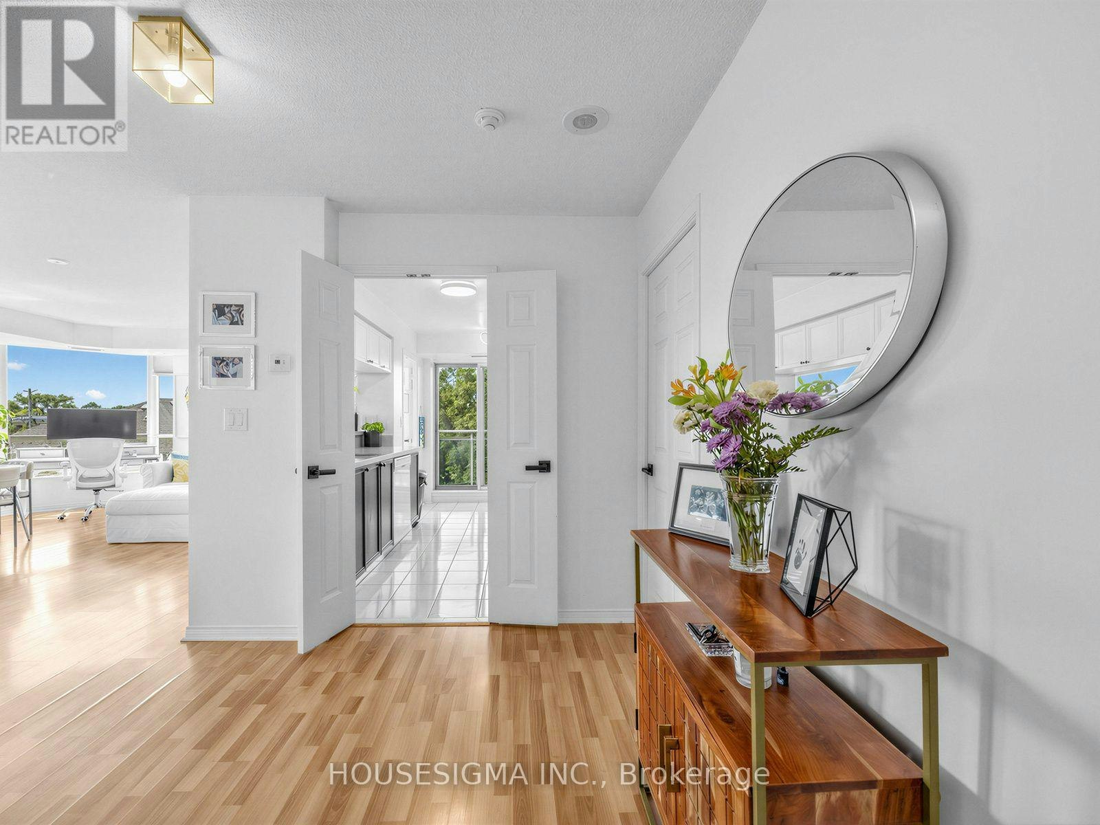 509-190 Manitoba Street, Toronto, ON, M8Y 3Y8 - 4