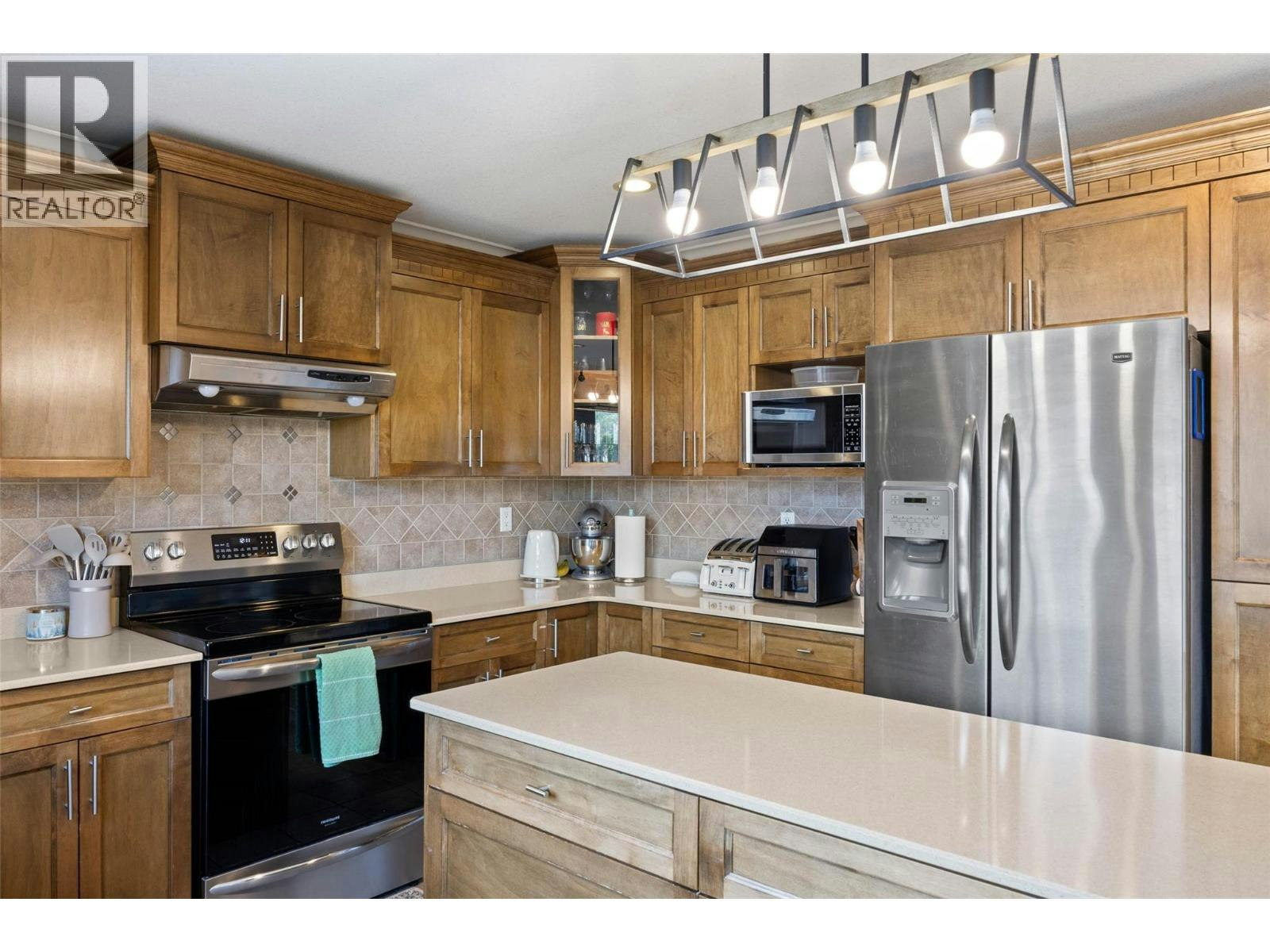 8910 Badger Drive, Kamloops, BC, V2C 6V2 - 8