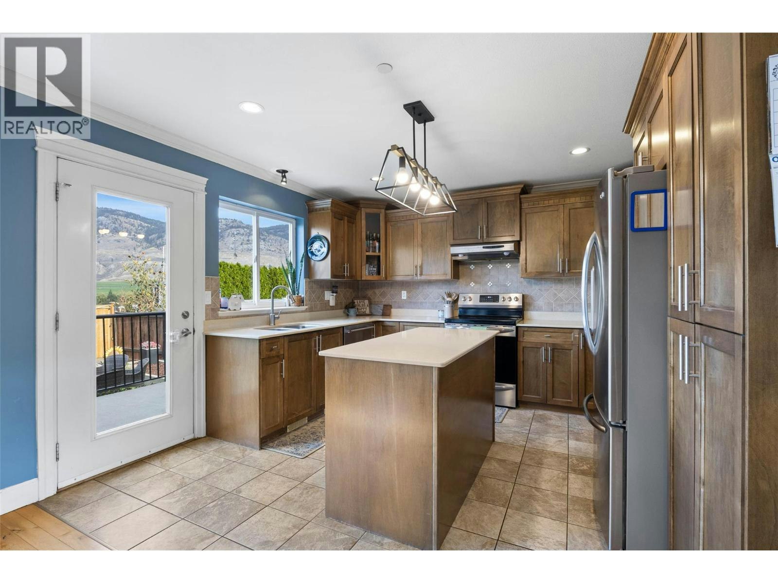 8910 Badger Drive, Kamloops, BC, V2C 6V2 - 6