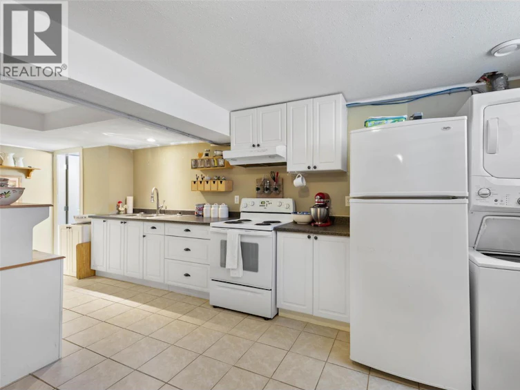 8910 Badger Drive, Kamloops, BC, V2C 6V2 - 33