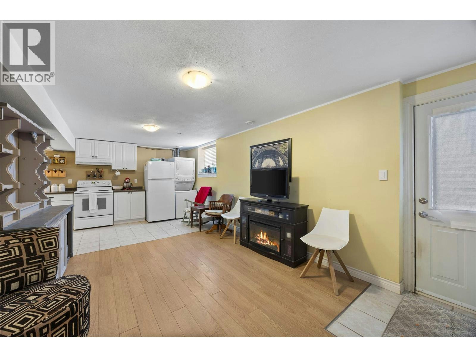 8910 Badger Drive, Kamloops, BC, V2C 6V2 - 32