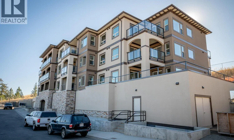 308-2171 Van Horne Drive