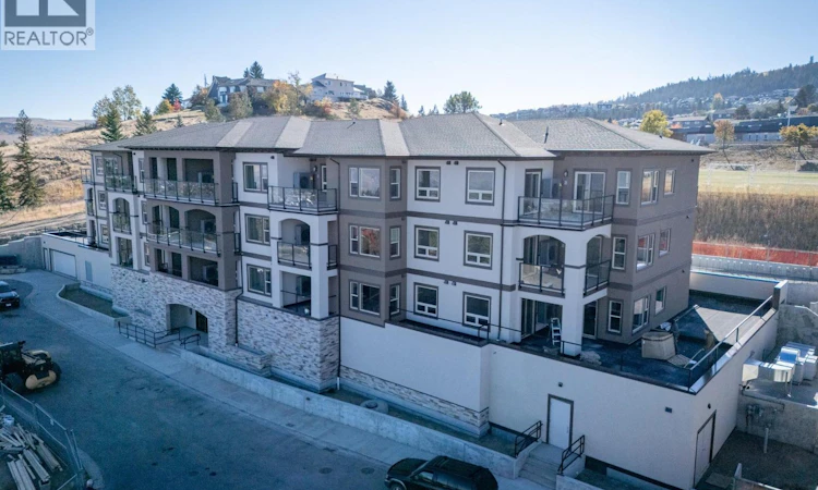 207-2171 Van Horne Drive