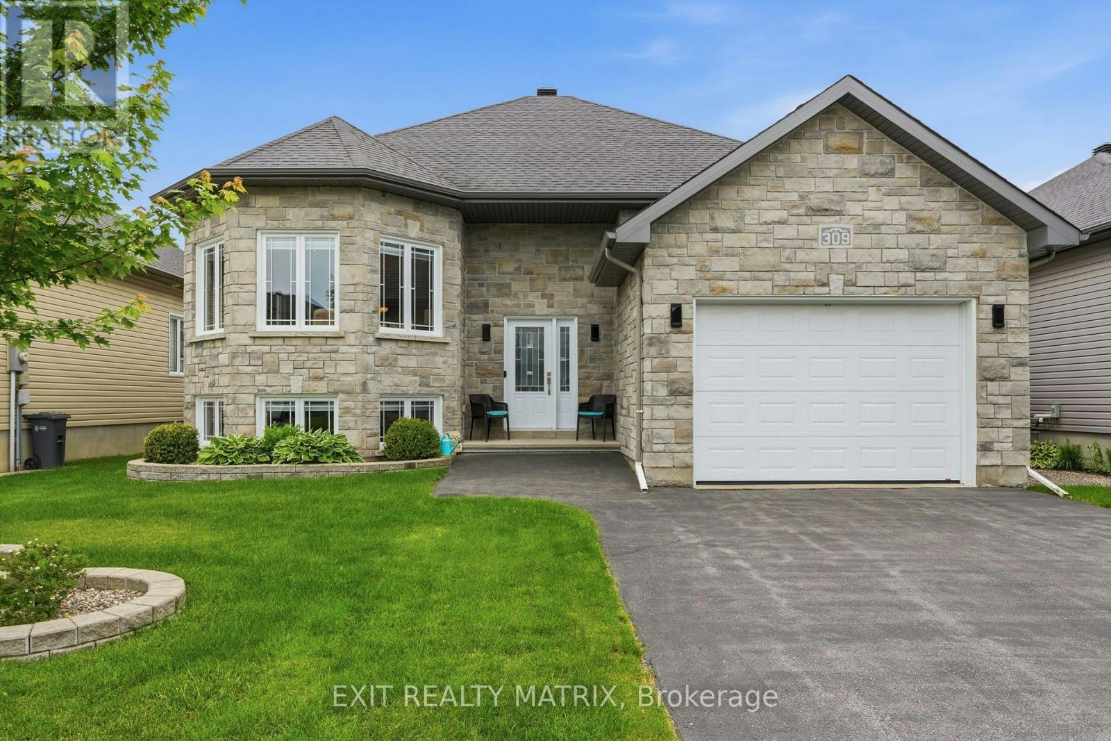 309 Colmar Street, Russell, ON, K0A 1W0