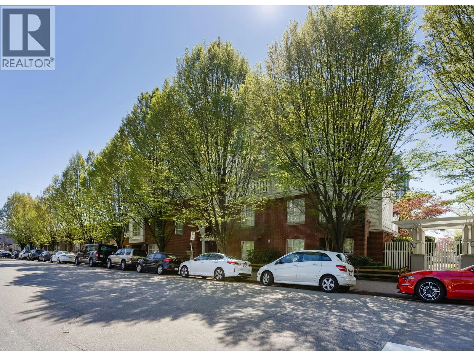 319-147 E 1st Street, North Vancouver, BC, V7L 1B2