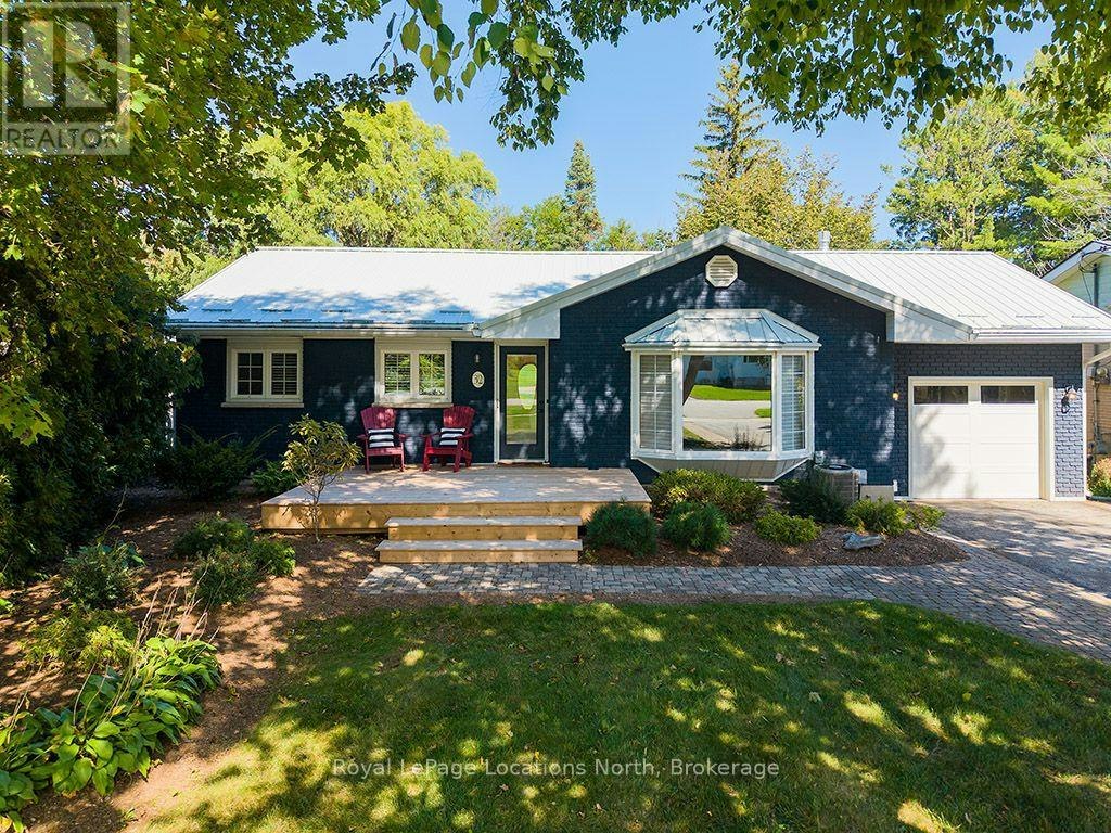 32 Napier Street E, Blue Mountains, ON, N0H 2P0