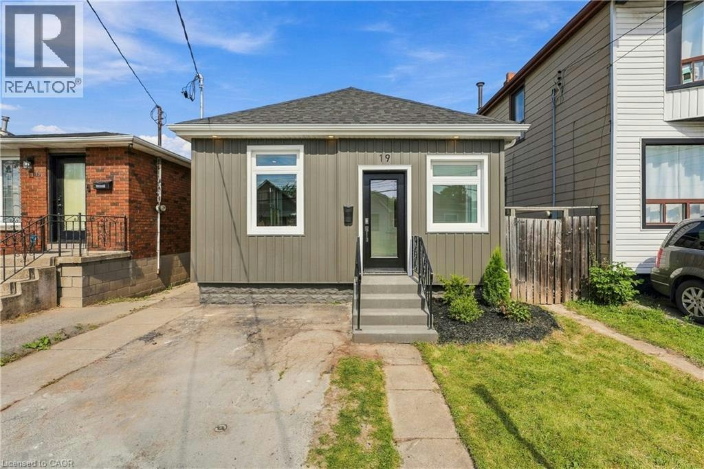 19 Vansitmart Avenue, Hamilton, ON, L8H 3A2