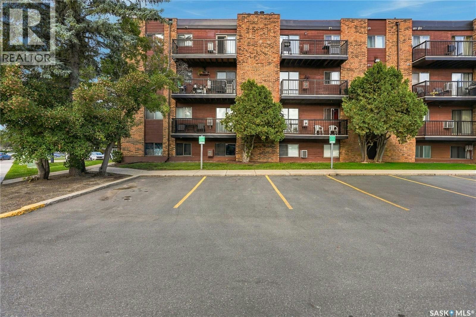 305 802a Kingsmere Boulevard, Saskatoon, SK, S7J 4B7
