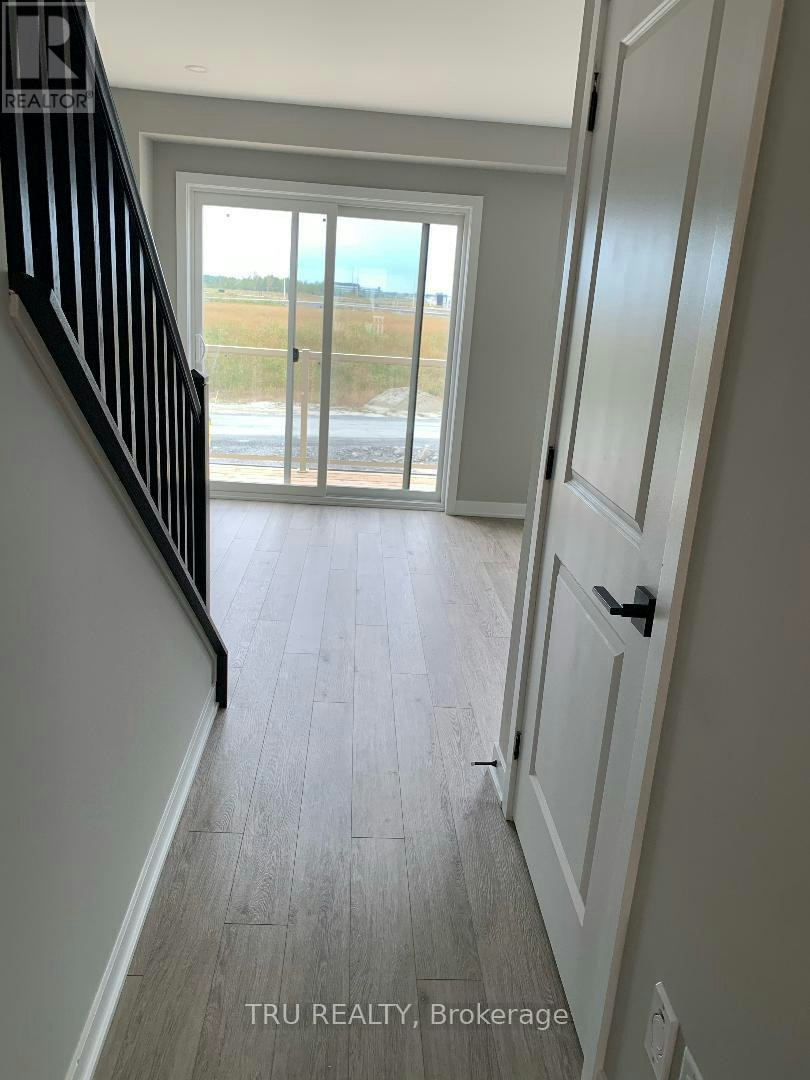 32 Limnos Lane N, Ottawa, ON, K2S 0V5 - 9