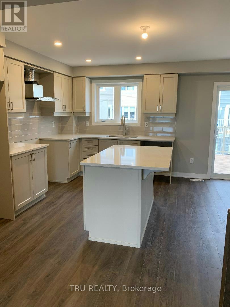 32 Limnos Lane N, Ottawa, ON, K2S 0V5 - 3