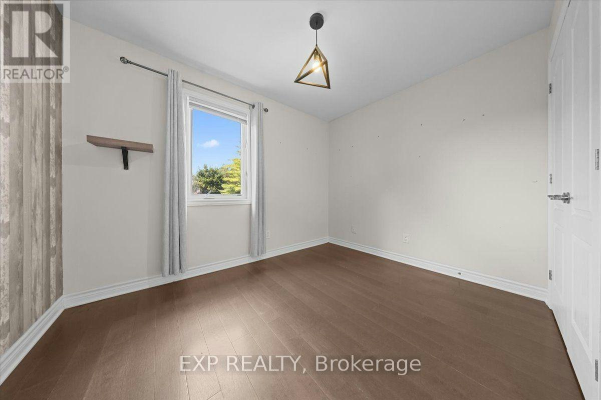 202-245 Equinox Drive E, Russell, ON, K0A 1W0 - 25