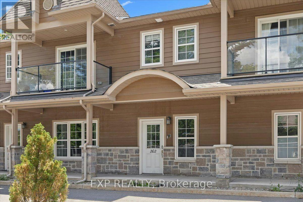 202-245 Equinox Drive E, Russell, ON, K0A 1W0 - 2