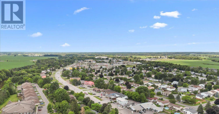 202-245 Equinox Drive E, Russell, ON, K0A 1W0 - 31