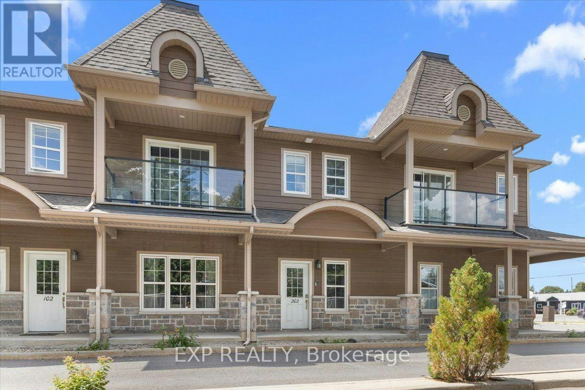 202-245 Equinox Drive E, Russell, ON, K0A 1W0