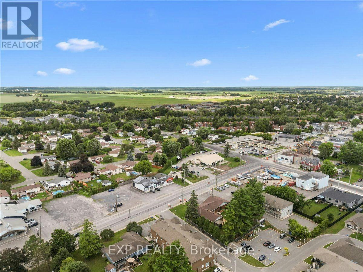 202-245 Equinox Drive E, Russell, ON, K0A 1W0 - 32