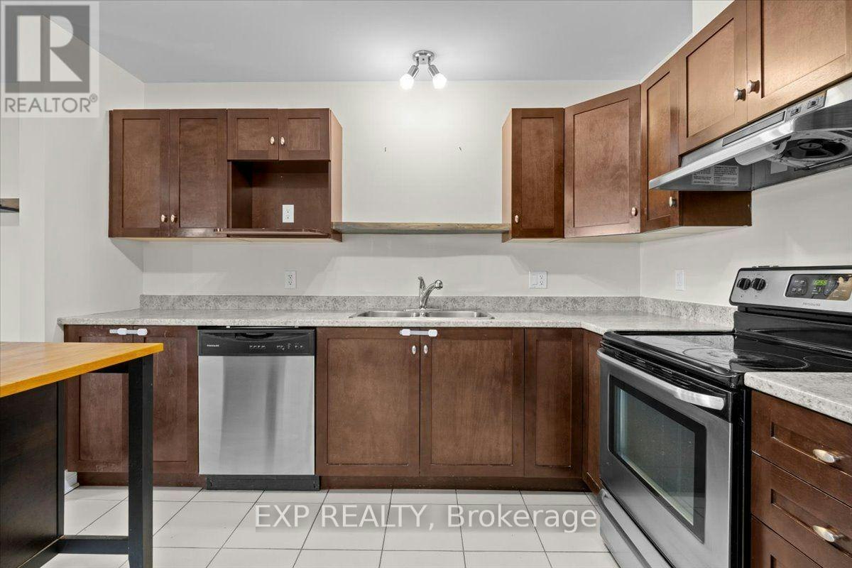 202-245 Equinox Drive E, Russell, ON, K0A 1W0 - 18