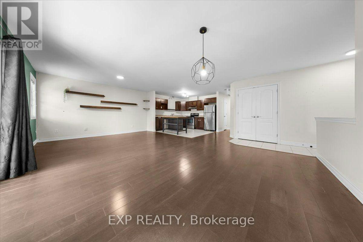 202-245 Equinox Drive E, Russell, ON, K0A 1W0 - 7