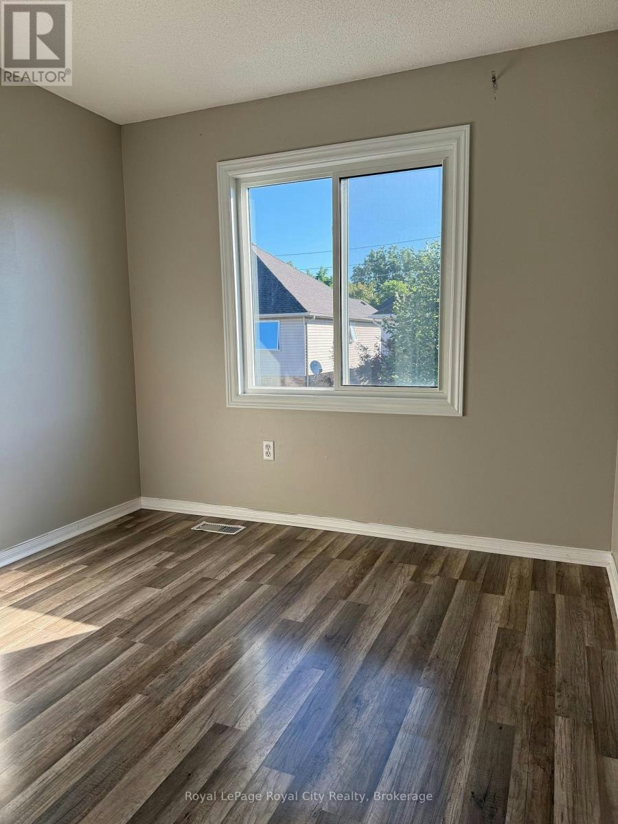 93-240 London Road W, Guelph, ON, N1H 8N8 - 8