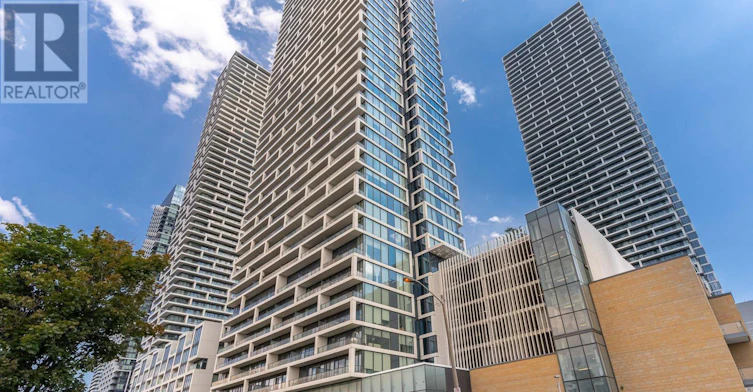 902-898 Portage Parkway, Vaughan, ON, L4K 0J6 - 4