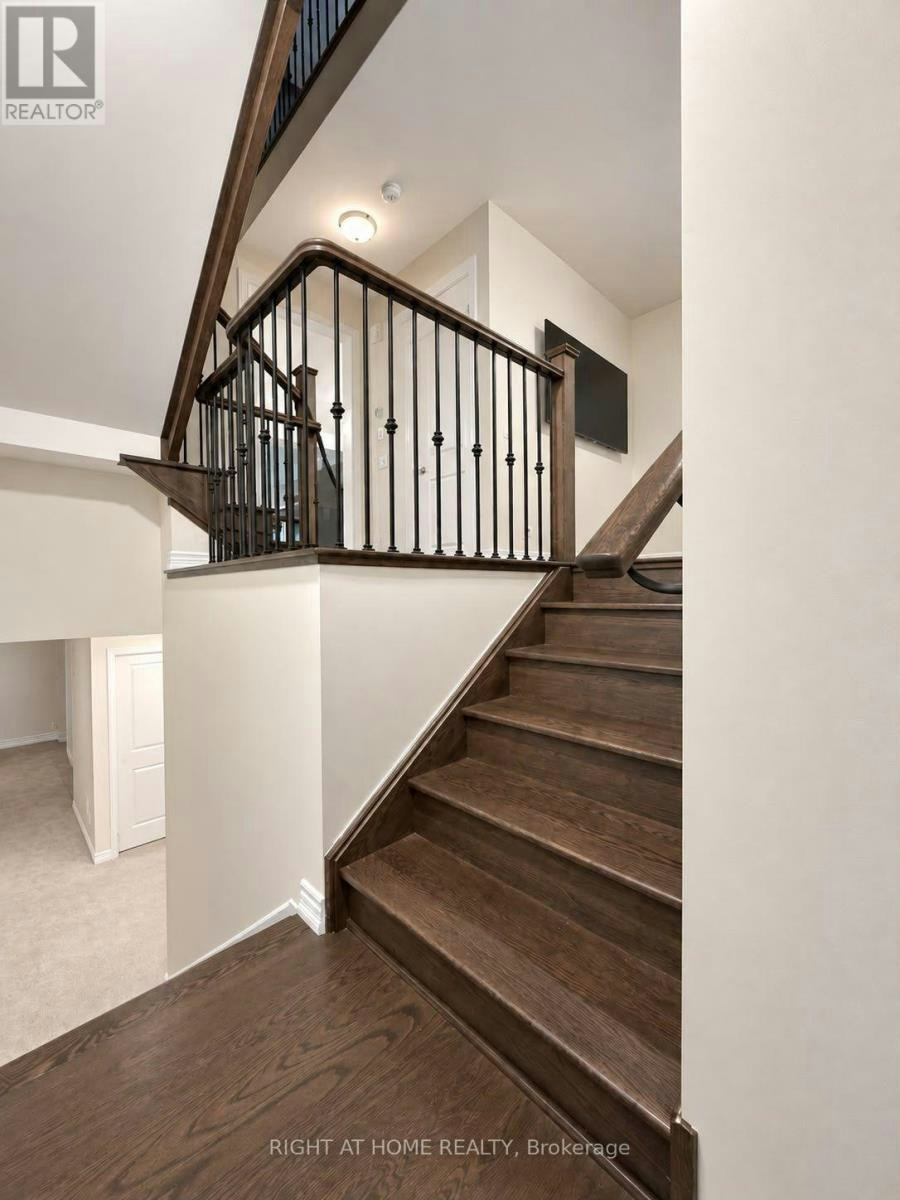 10 Morrison Crescent, Whitby, ON, L1P 0P4 - 3