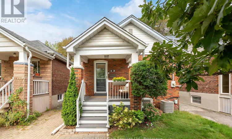 12 Newmarket Avenue
