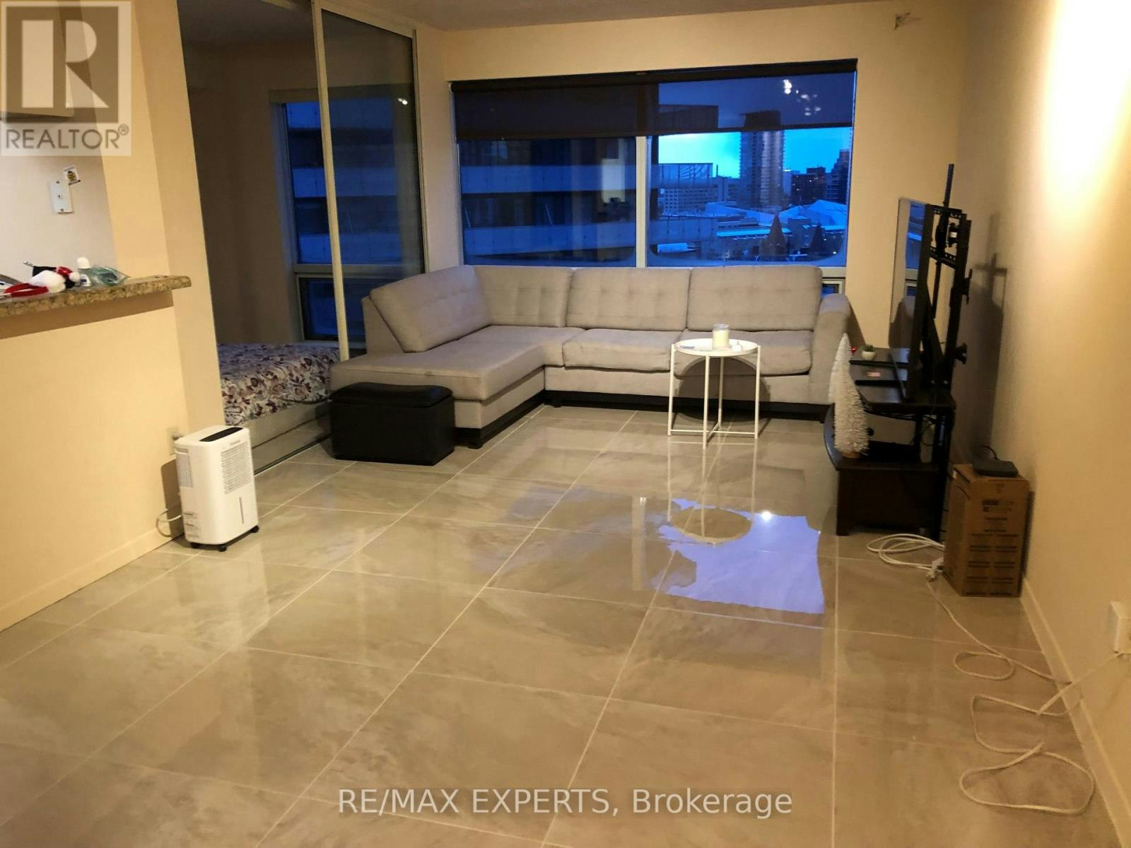 2116-1001 Bay Street, Toronto, ON, M5S 3A6 - 2