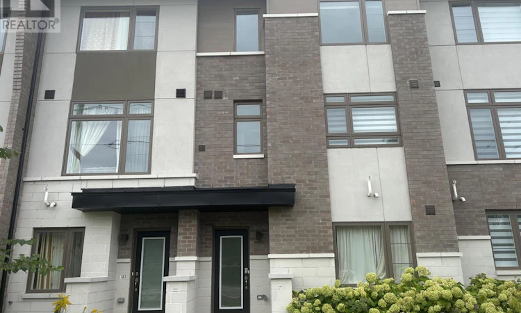 102-250 Finch Avenue