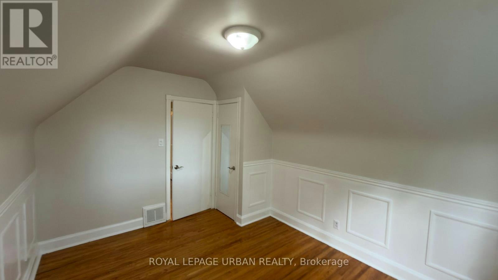 33 Amsterdam Avenue, Toronto, ON, M4B 2B9 - 20