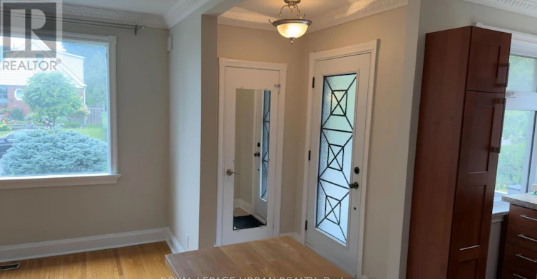 33 Amsterdam Avenue, Toronto, ON, M4B 2B9 - 7