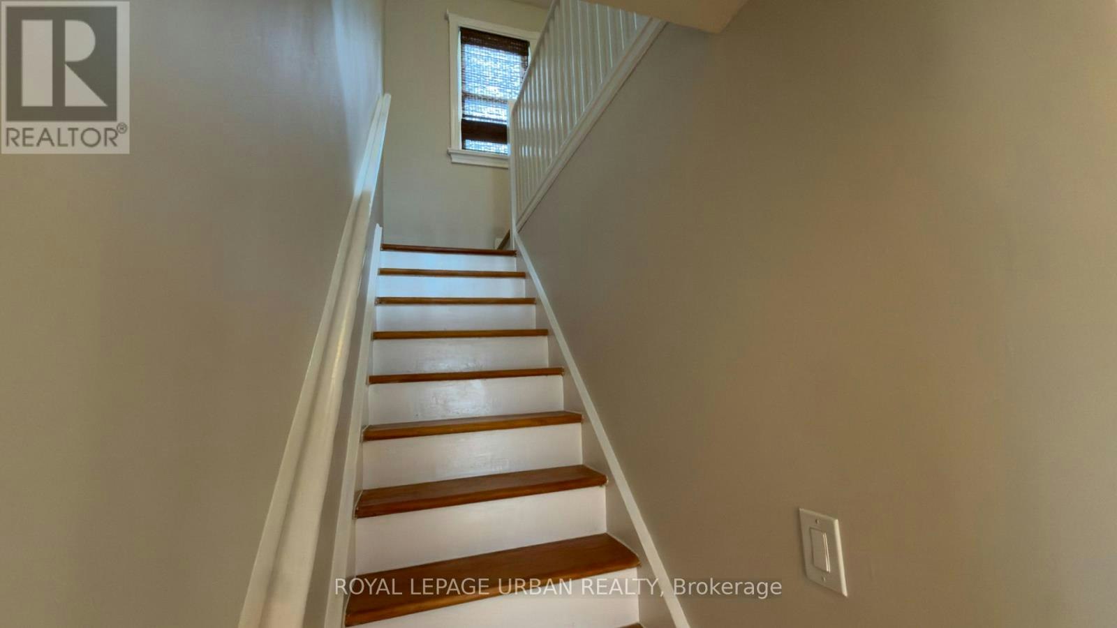 33 Amsterdam Avenue, Toronto, ON, M4B 2B9 - 16