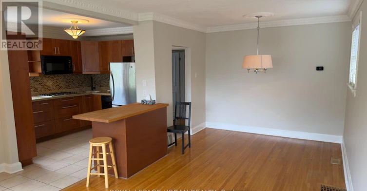 33 Amsterdam Avenue, Toronto, ON, M4B 2B9 - 11