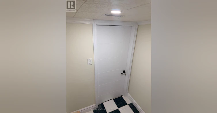 828 Cardington Street, Mississauga, ON, L5V 1Z6 - 3