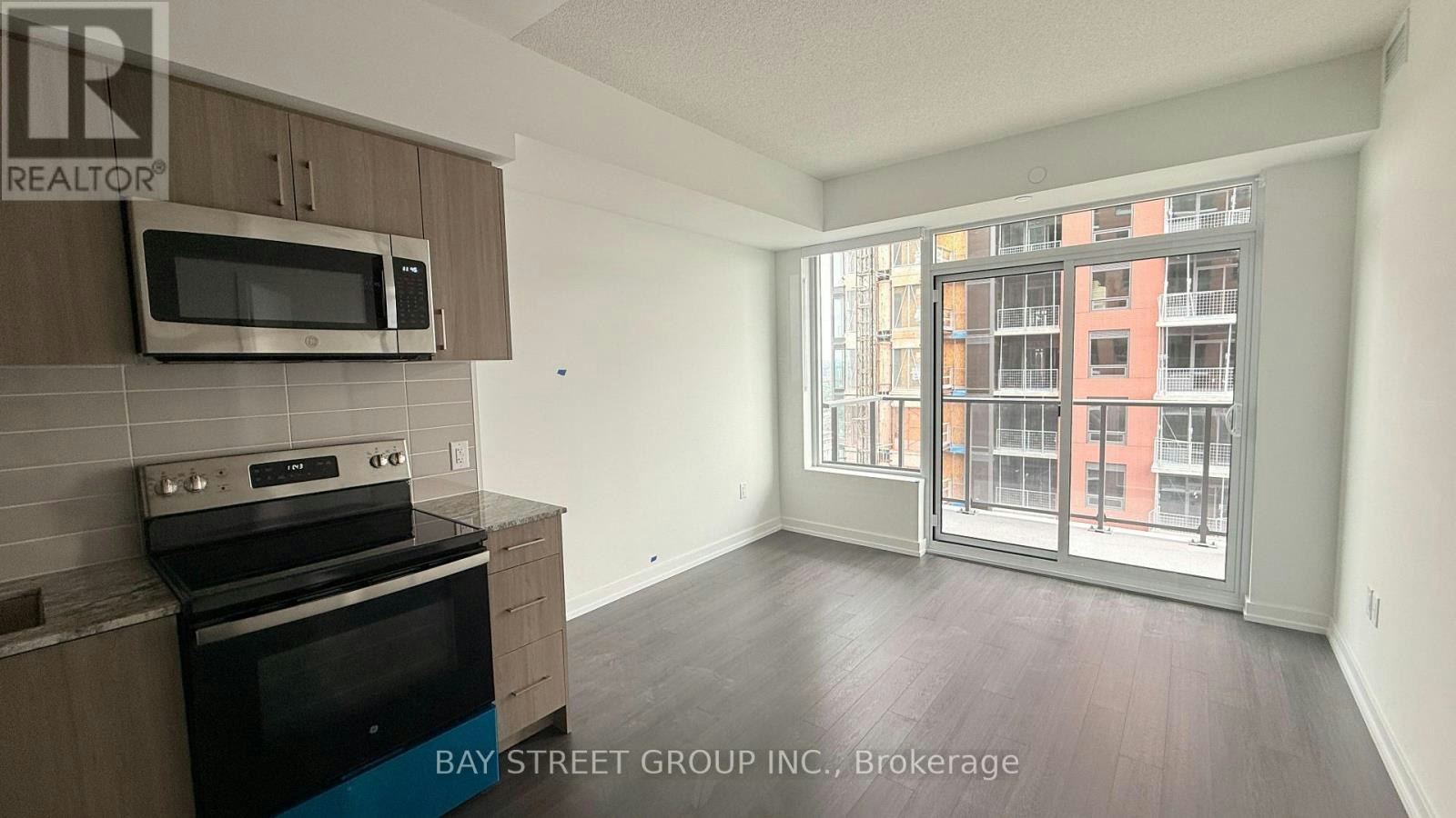 2312-4010 Eglinton Avenue W, Toronto, ON, M9A 0G5 - 9