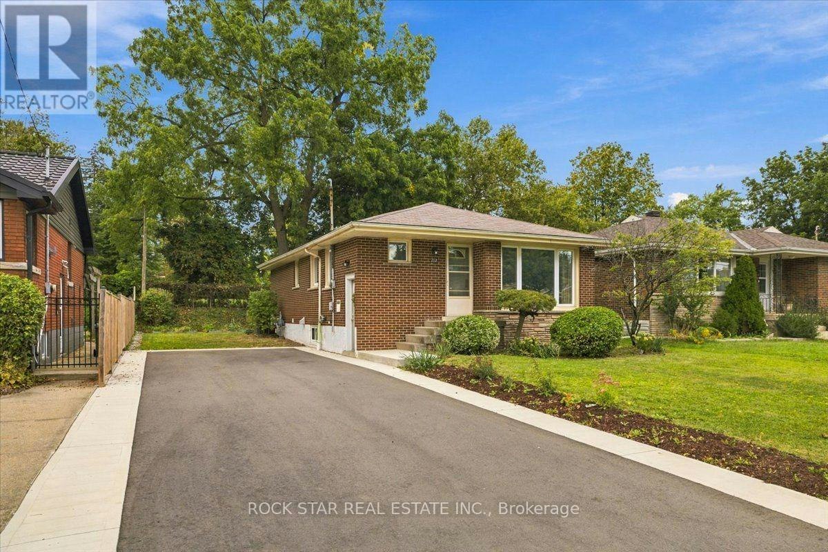 212 33rd Street WEST, Hamilton, ON, L9C 5J5