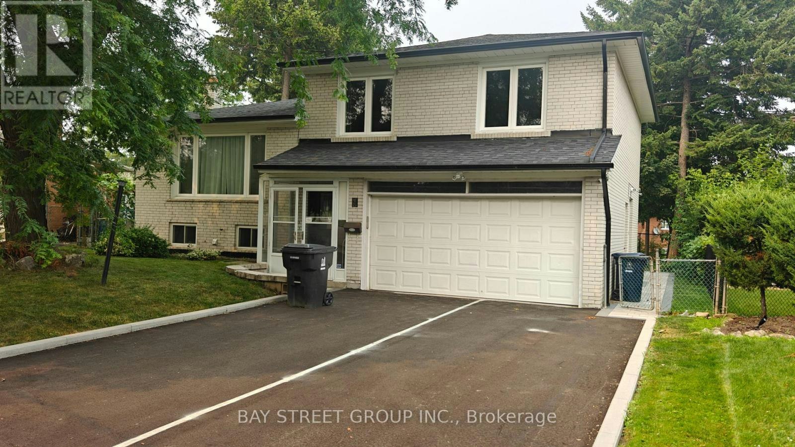 LOWER-9 Mosedale Crescent, Toronto, ON, M2J 3A3