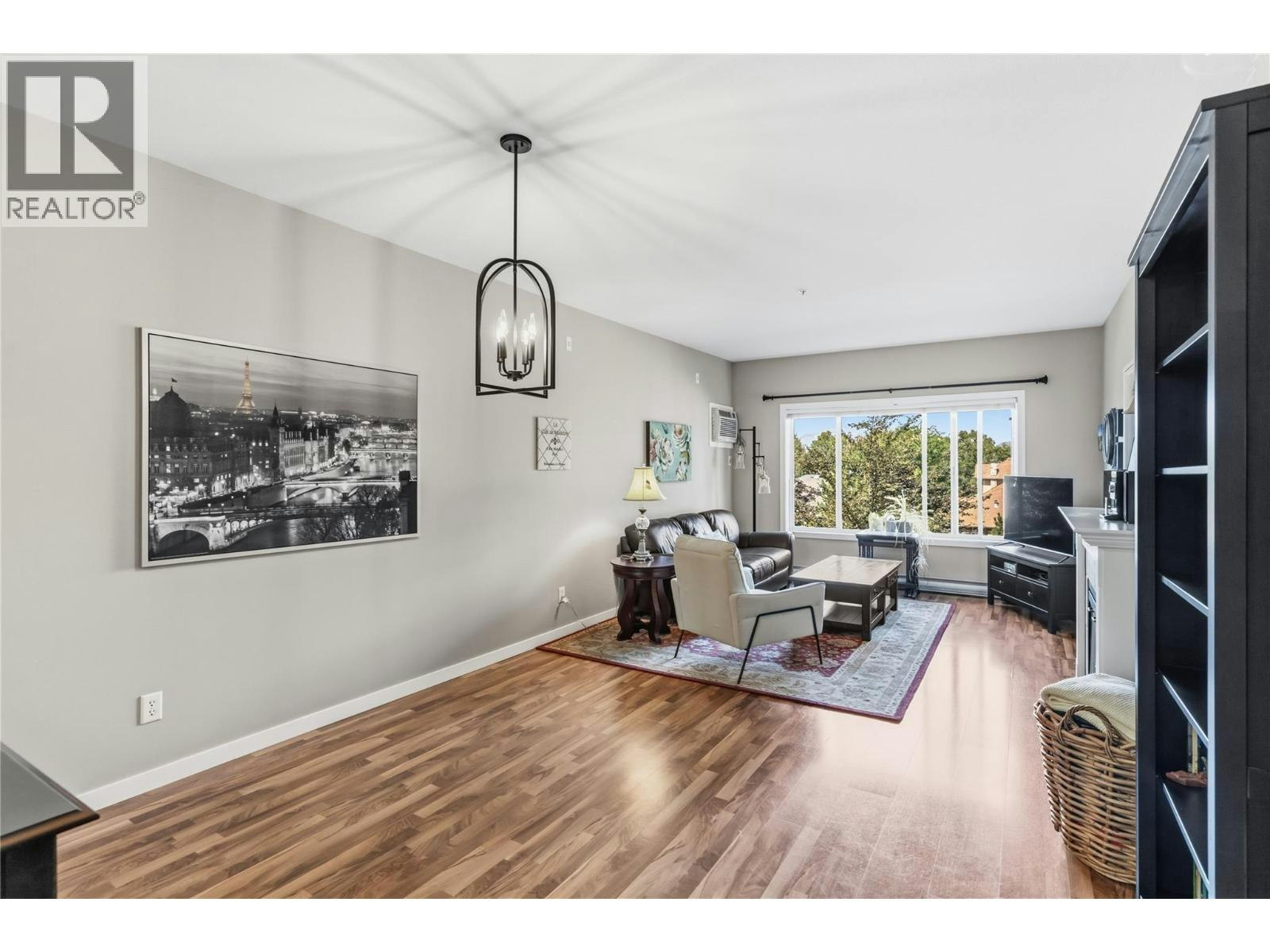 301-688 Lequime Road, Kelowna, BC, V1W 1A4