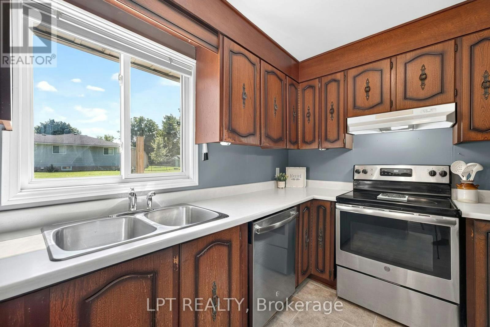 263 Richmond Street, North Middlesex, ON, N0M 2K0 - 13