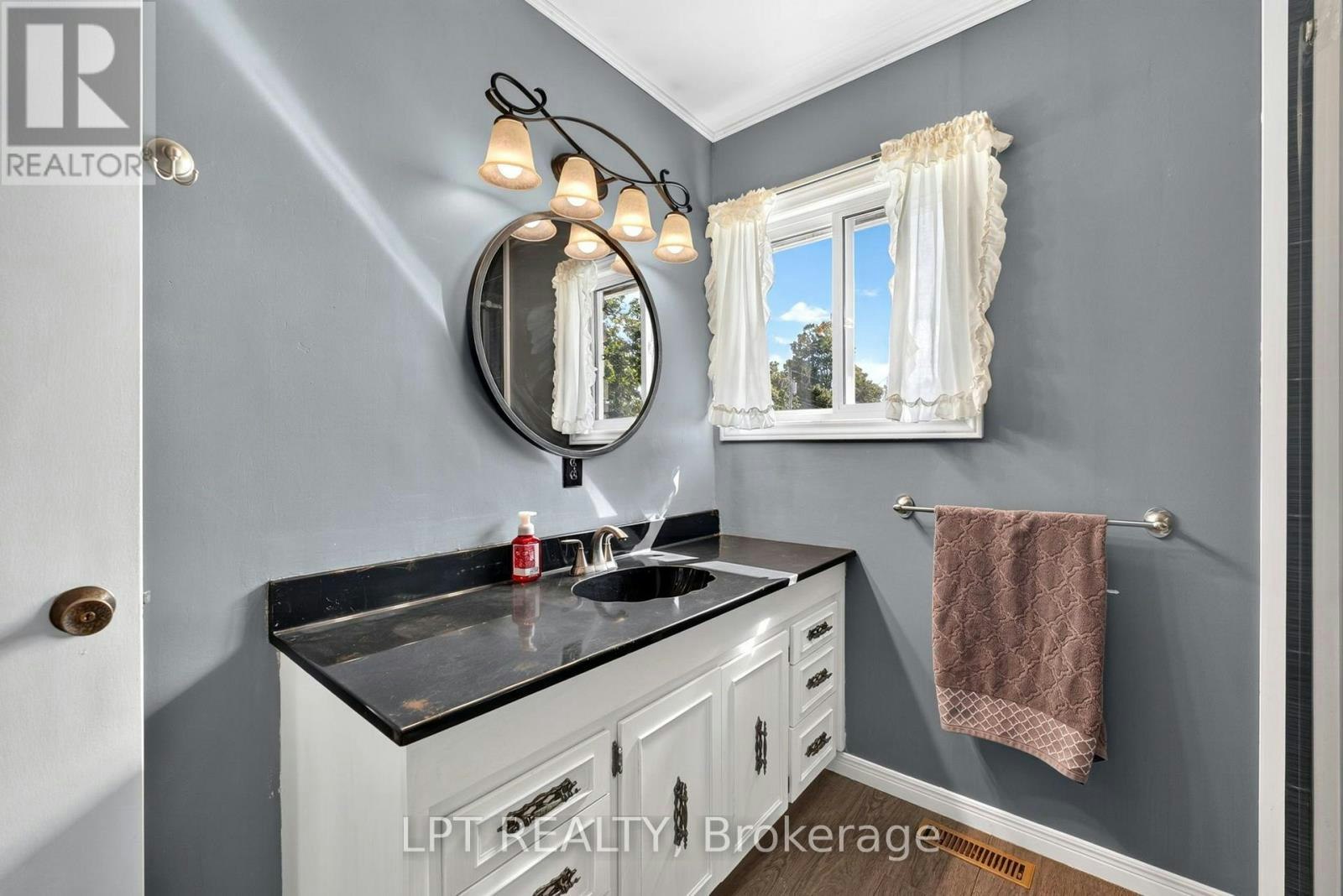 263 Richmond Street, North Middlesex, ON, N0M 2K0 - 17