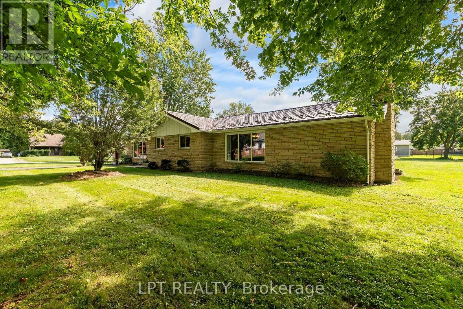 263 Richmond Street, North Middlesex, ON, N0M 2K0 - 30