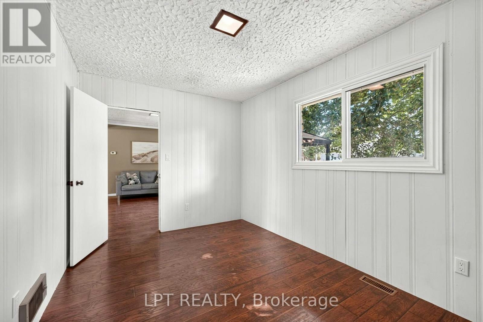 263 Richmond Street, North Middlesex, ON, N0M 2K0 - 27