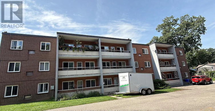 27-6035 Murray Street, Niagara Falls, ON, L2G 2K4