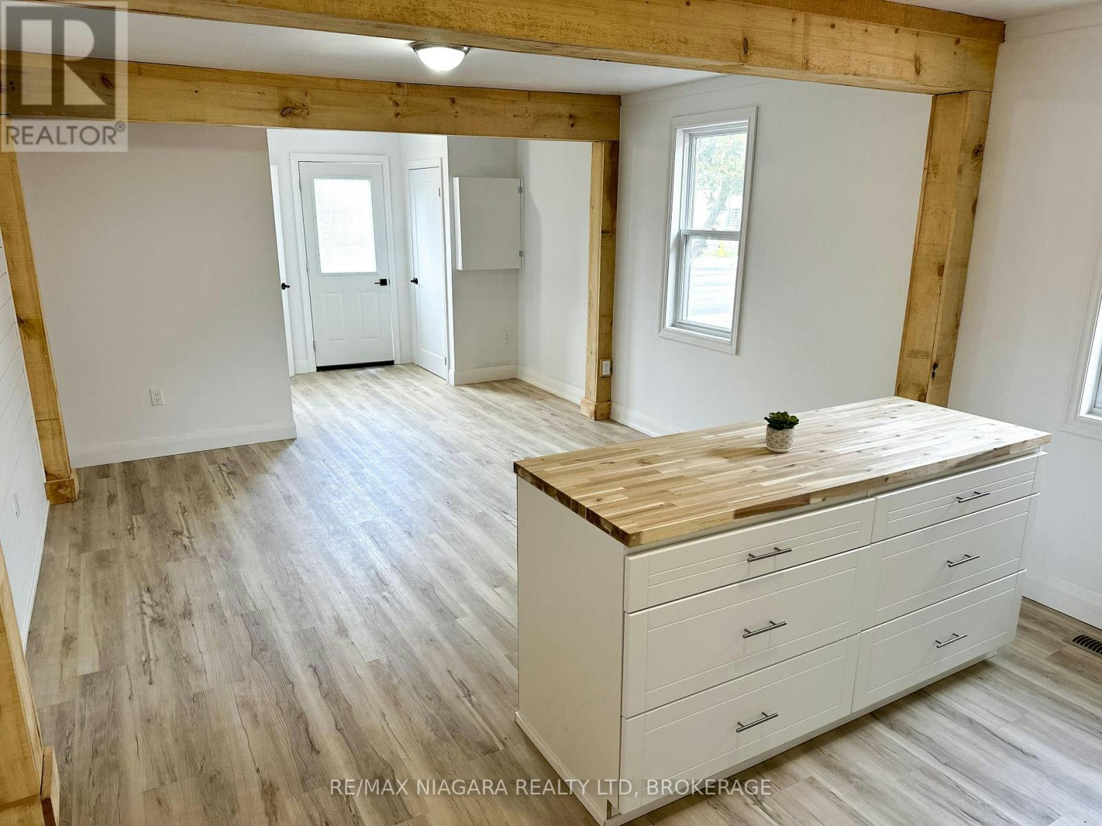 UPPER-233 Pelham Road, St. Catharines, ON, L2S 1W8 - 9