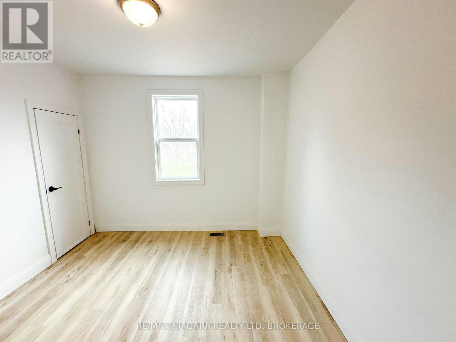 UPPER-233 Pelham Road, St. Catharines, ON, L2S 1W8 - 13