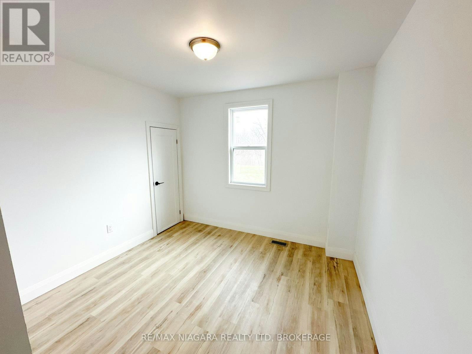UPPER-233 Pelham Road, St. Catharines, ON, L2S 1W8 - 18