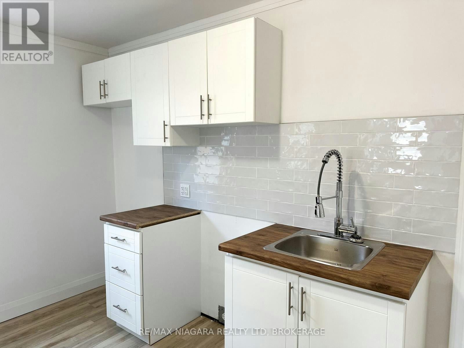 UPPER-233 Pelham Road, St. Catharines, ON, L2S 1W8 - 5